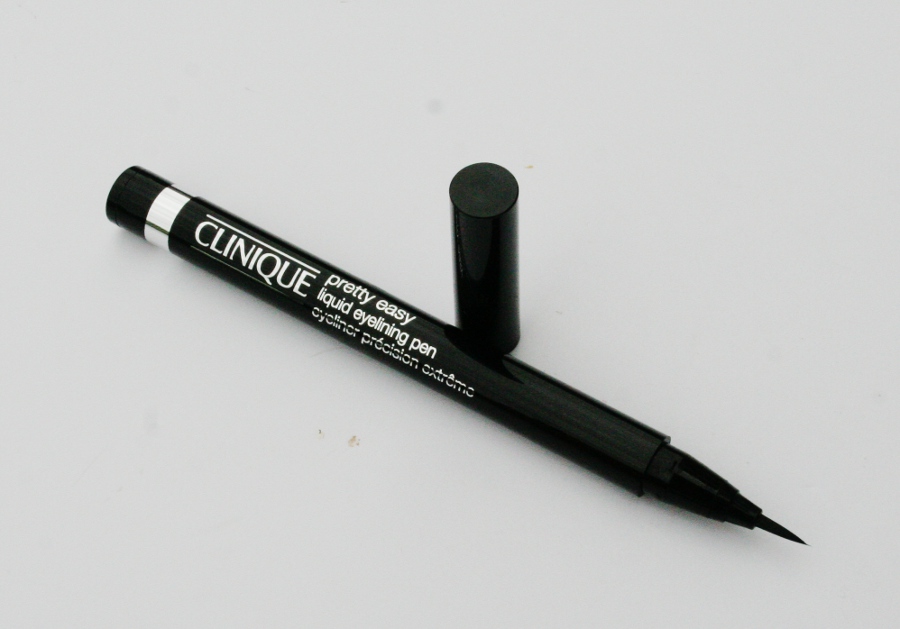 clinique-pretty-easy-eyelining-pen (2)