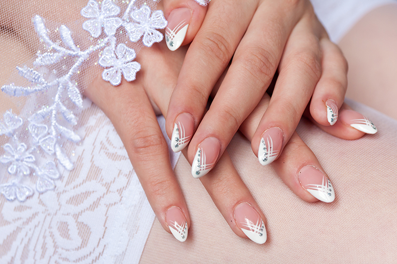 Best-French-Manicure-Ideas-For-Your-Wedding7